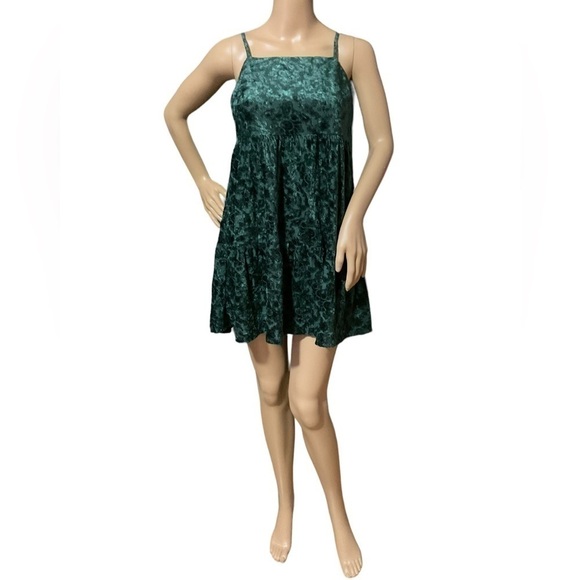 Wild Fable Women's Sleeveless Tiered Velvet Dress Green Sizes-Medium & Small NWT - Picture 1 of 6